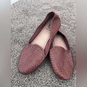 Size 9 flats